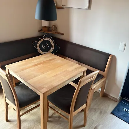 Luett Hus 펜션 슈트랄준트